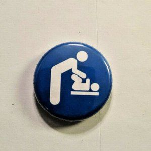 WRY BABY Parent Mommy DIAPER CHANGE Pinback Button CLEVER Humor Collectable L@@k